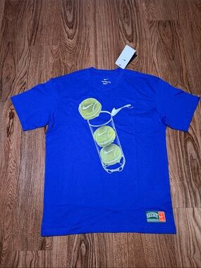 Nike Court Paris M90 Macaron Graphic T-Shirt Blue Mens Sz S Loose Fit HJ346-539